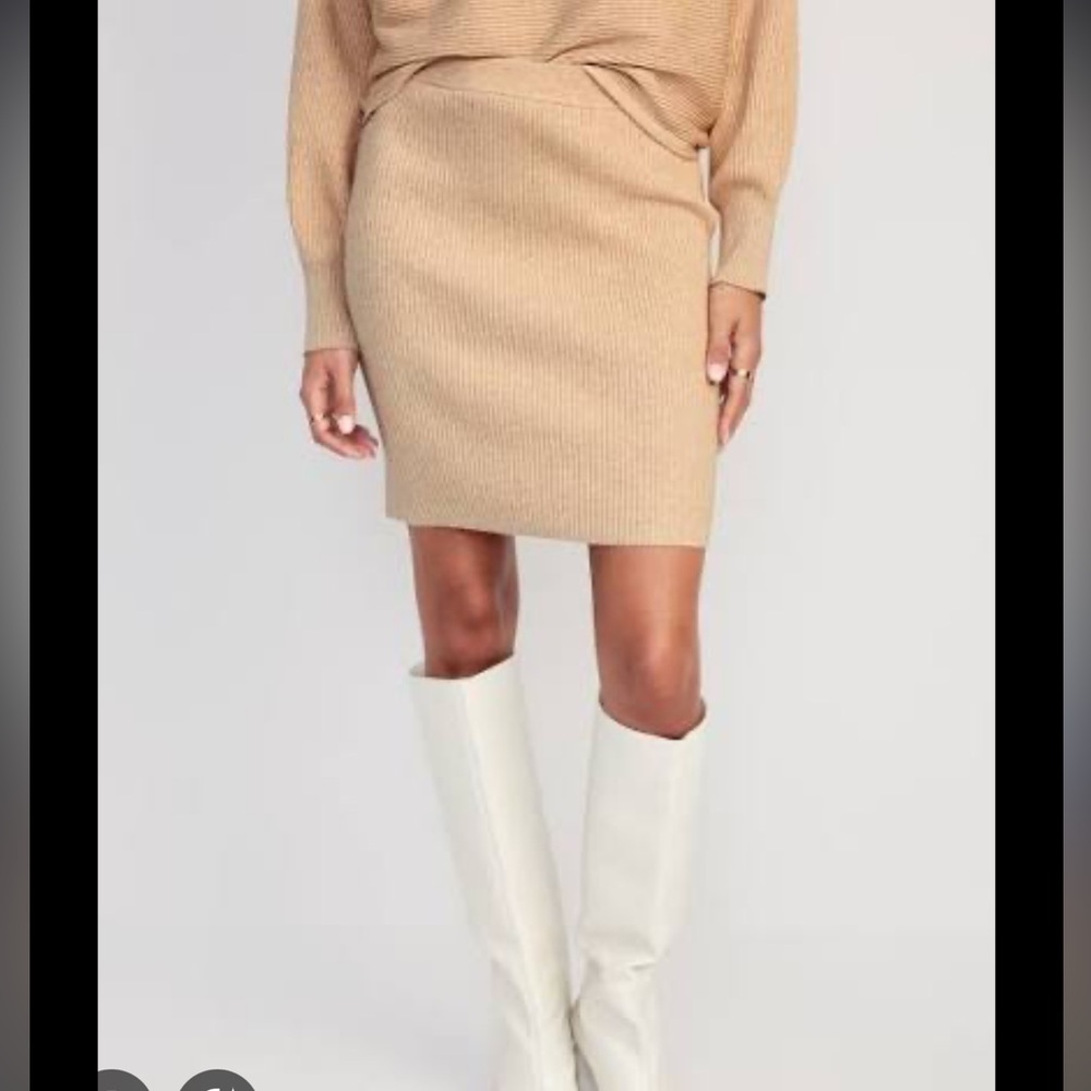 Old Navy Tan Ribbed Knit Skirt
